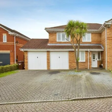 Buy this 5 bed house on 27 Leafy Lane in Whiteley, PO15 7HL