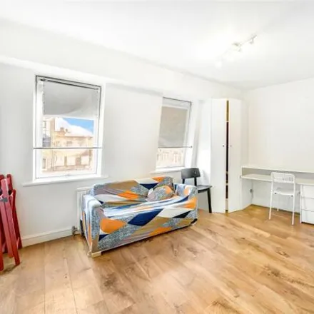 Image 3 - 16 Nevern Square, London, SW5 9NW, United Kingdom - Apartment for sale