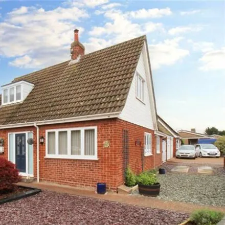 Buy this 3 bed house on The Shrublands in Horsford, NR10 3EL