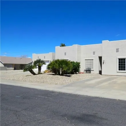 Buy this 3 bed house on 3169 Courtney Avenue in Kingman, AZ 86401
