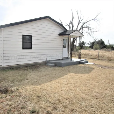 Image 2 - 900 South Love Street, Pampa, TX 79065, USA - House for sale