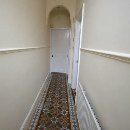Rent this 4 bed apartment on Baitul Ikram Mosque in 95 Avenue Road Extension, Leicester