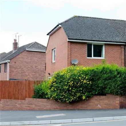 Rent this 8 bed room on 62 Butts Road in Exeter, EX2 5BE