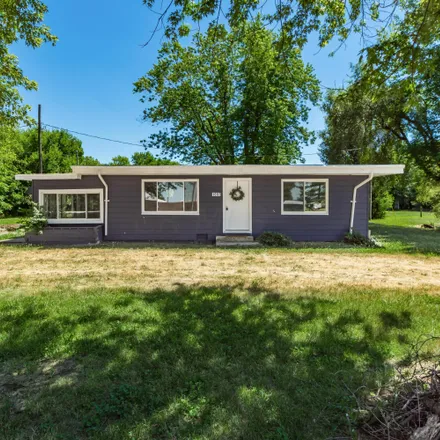 Buy this 3 bed house on 1210 Mill Road in Pickaway County, OH 43113