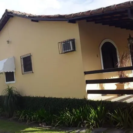 Buy this 4 bed house on Rua Doutor Antônio Alves 232 in São Pedro da Aldeia - RJ, 28941-408