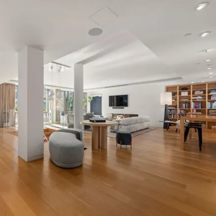 Image 3 - 77 Reade Street, New York, NY 10007, USA - Townhouse for sale