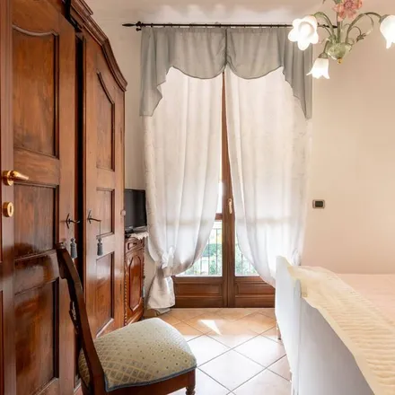 Rent this 2 bed house on Via Nalberone in Montegrosso, 14048 Vallumida AT