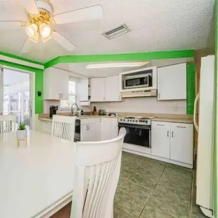 Image 4 - Holiday, FL - House for rent