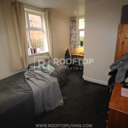Rent this 7 bed townhouse on Cardigan Road St Michaels Lane in Cardigan Road, Leeds