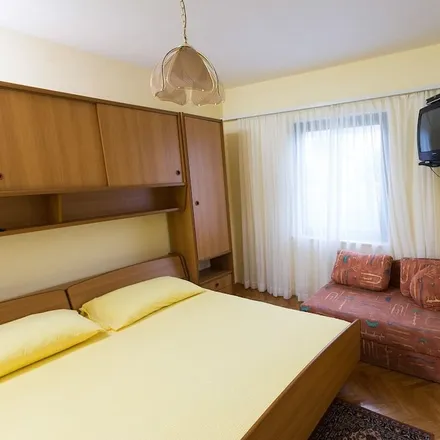 Image 5 - Okrug Gornji, Put Mavarčice, 21223 Okrug Gornji, Croatia - Apartment for rent