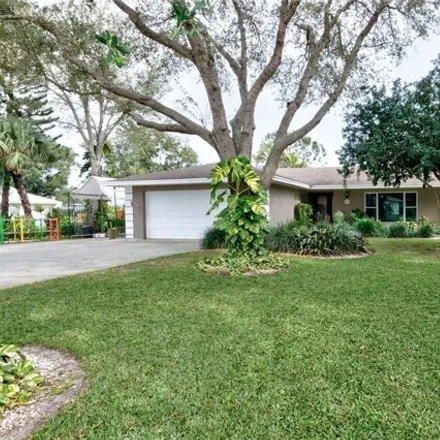 Image 2 - 640 Colonial Drive, Royal Poinciana Park, Indian River County, FL 32962, USA - House for sale