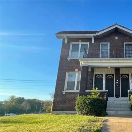 Rent this 2 bed house on 1822-1824 Russell Boulevard in St. Louis, MO 63104
