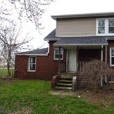 Image 2 - 260 Pauline Avenue, Akron, OH 44312, USA - House for sale