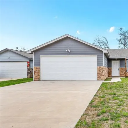 Rent this 3 bed house on 646 South Cleburne Whitney Road in Rio Vista, Johnson County