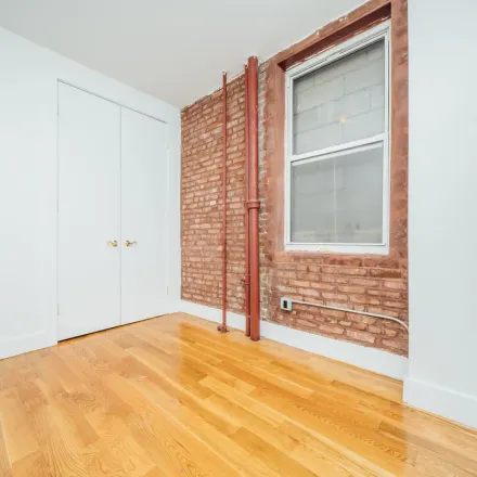 Image 5 - 11 Humboldt Street, New York, NY 11206, USA - Apartment for rent