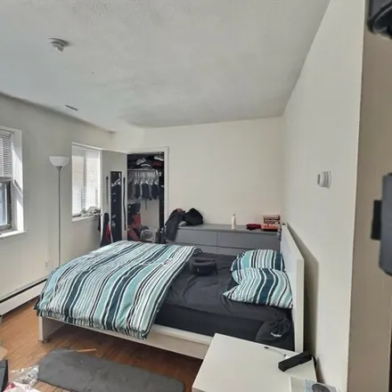 Rent this studio apartment on Boston University in Babcock Street, Boston