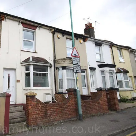 Image 5 - Devonshire Road, Gillingham, ME7 1LT, United Kingdom - Townhouse for rent