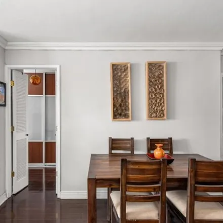 Image 5 - Gramercy Park Towers, 205 3rd Avenue, New York, NY 10003, USA - Apartment for sale