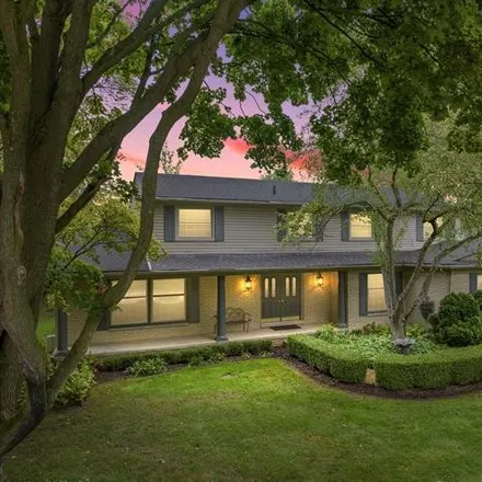 Image 1 - 21634 East Valley Woods Drive, Beverly Hills, MI 48025, USA - House for sale