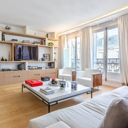 Rent this 2 bed apartment on Paris