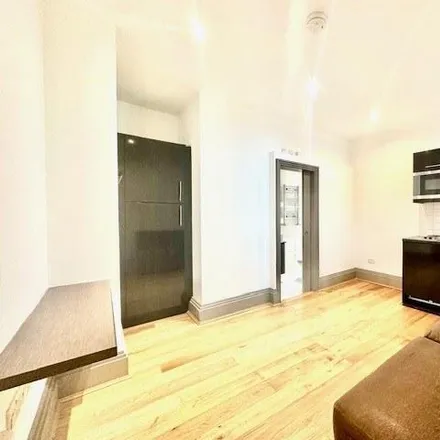 Rent this studio apartment on The Black Lion in 295-297 West End Lane, London