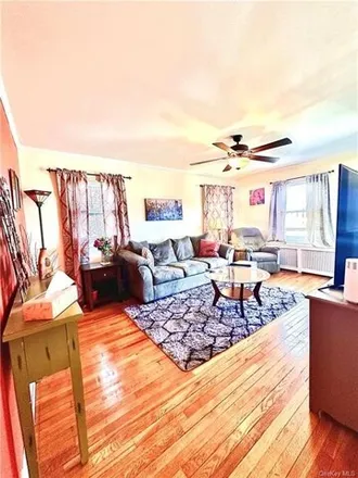 Image 3 - 216-12 133rd Avenue, New York, NY 11413, USA - House for sale
