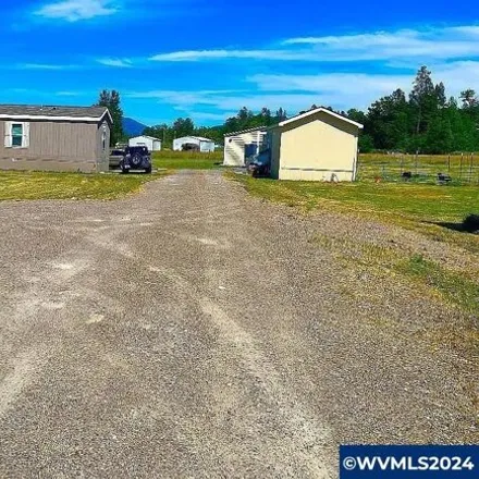 Buy this 4 bed house on 1844 Boundary Lane in Josephine County, OR 97527