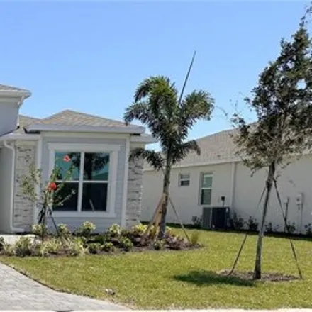 Rent this 4 bed house on Casa de Meadows Drive in Grove City, Charlotte County