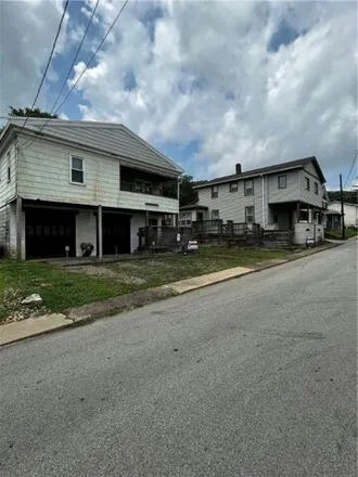 Buy this studio house on 13 North Station Avenue in Indiana, PA 15701