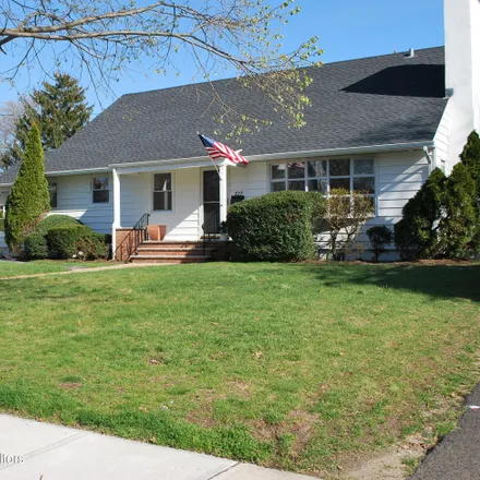Rent this 3 bed house on 327 South Boulevard in Spring Lake, Monmouth County