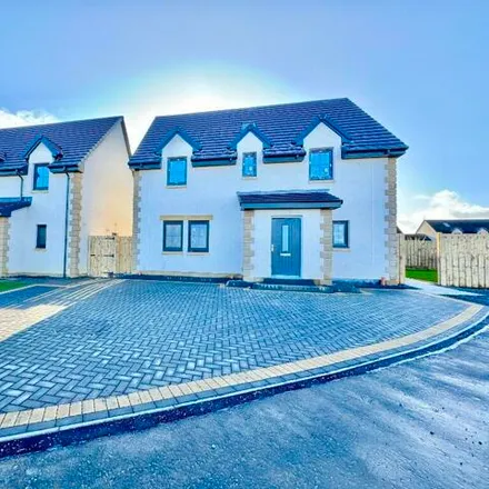 Buy this 6 bed house on Hillcrest Square in Reddingmuirhead, FK2 0GR