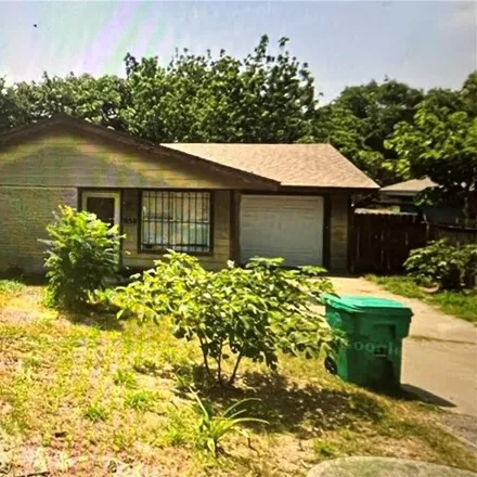 Buy this 3 bed house on 986 South 10th Street in Aransas Pass, TX 78336