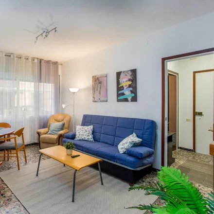 Rent this 2 bed apartment on Bar el clauer Thai in Carrer de Santa Gemma, 08340 Vilassar de Mar