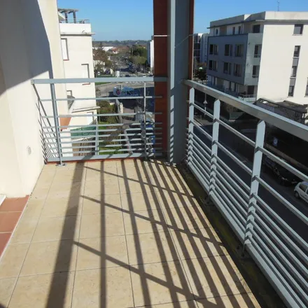 Rent this 3 bed apartment on 158 Rue Edmond Rostand in 31200 Toulouse, France