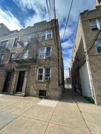 Buy this 9 bed house on 21-24 31st Avenue in New York, NY 11106