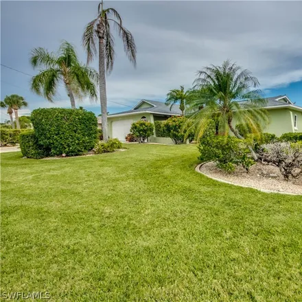 Image 4 - 801 Southwest 52nd Street, Cape Coral, FL 33914, USA - House for sale