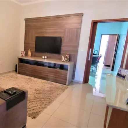 Buy this 3 bed house on Avenida Waldemar Lopes Ferraz in Patrimônio de São João Batista, Olímpia - SP