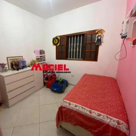 Buy this 4 bed house on Avenida Basílio Duarte in Vila Industrial, São José dos Campos - SP