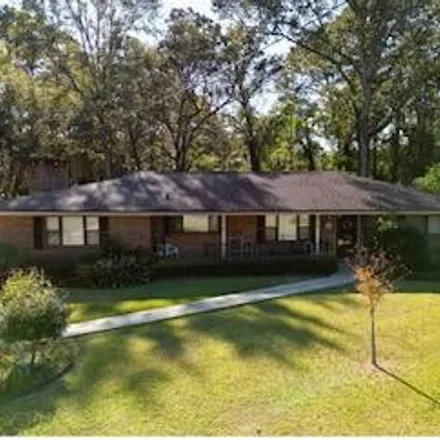 Buy this 3 bed house on 3114 Greenwood Drive in Laurel, MS 39440