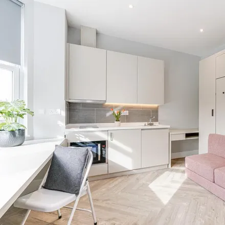 Rent this studio apartment on Freeland Road in London, W5 3HH