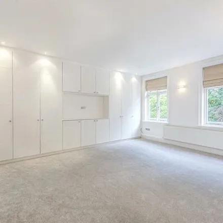 Rent this 3 bed apartment on 26 Bracknell Gardens in London, NW3 7EH