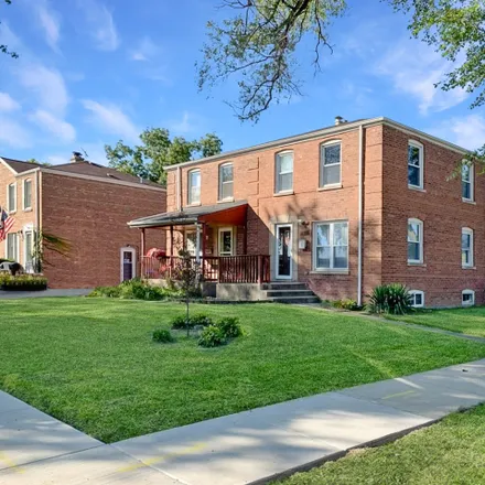 Buy this 3 bed duplex on 1798 Howard Avenue in Riverview, Des Plaines