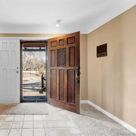 Image 2 - 31481 Rocky Crest Street, Farmington Hills, MI 48336, USA - House for sale