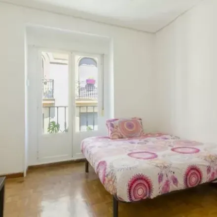 Rent this studio room on Calle de Santa Isabel in 17, 28012 Madrid
