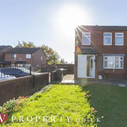 Rent this 3 bed house on Old Postway in Aston, B19 2DH