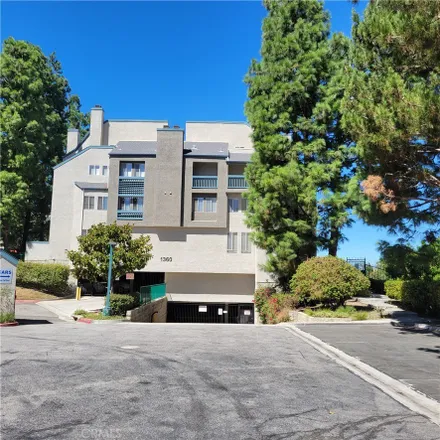 Image 2 - 1319 West Capitol Drive, Los Angeles, CA 90732, USA - Condo for sale