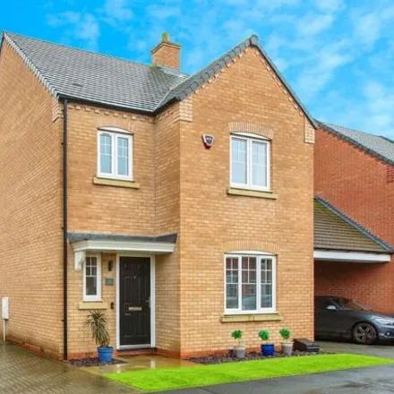 Buy this 3 bed house on Kelmarsh Avenue in Raunds, NN9 6UQ