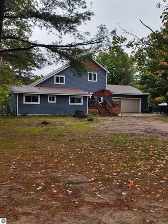 Image 5 - 472 Lincoln Street, Kalkaska, MI 49646, USA - House for sale