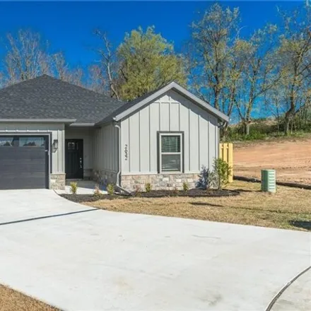 Rent this 4 bed house on 2632 North Justin Drive in Fayetteville, AR 72704
