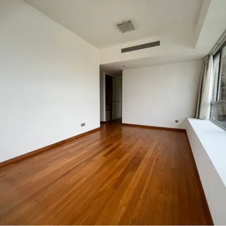 Rent this 4 bed apartment on 118 Cairnhill Road in Singapore 228512, Singapore